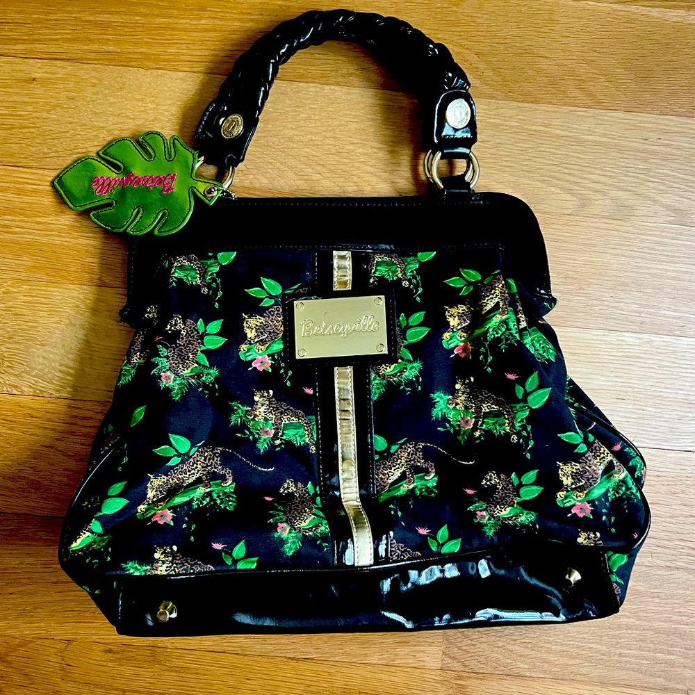 Cute Betsey Johnson clutch purse